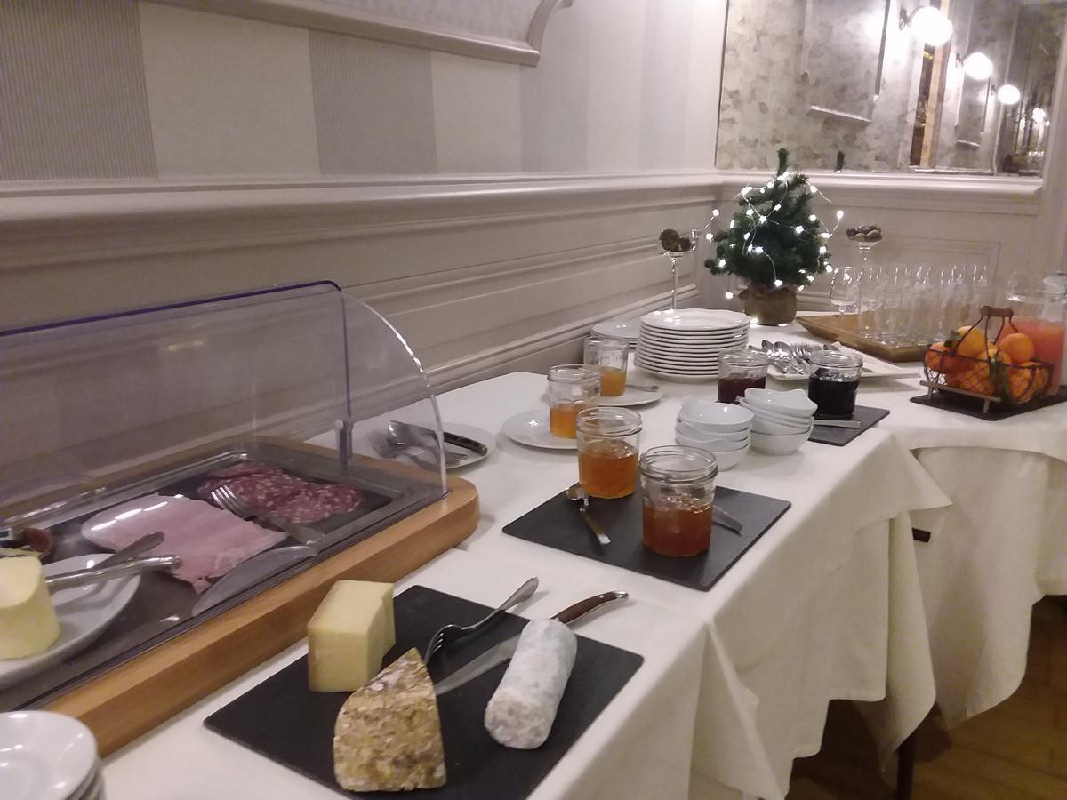 Hostellerie D'Heloise Logis Клюні Екстер'єр фото